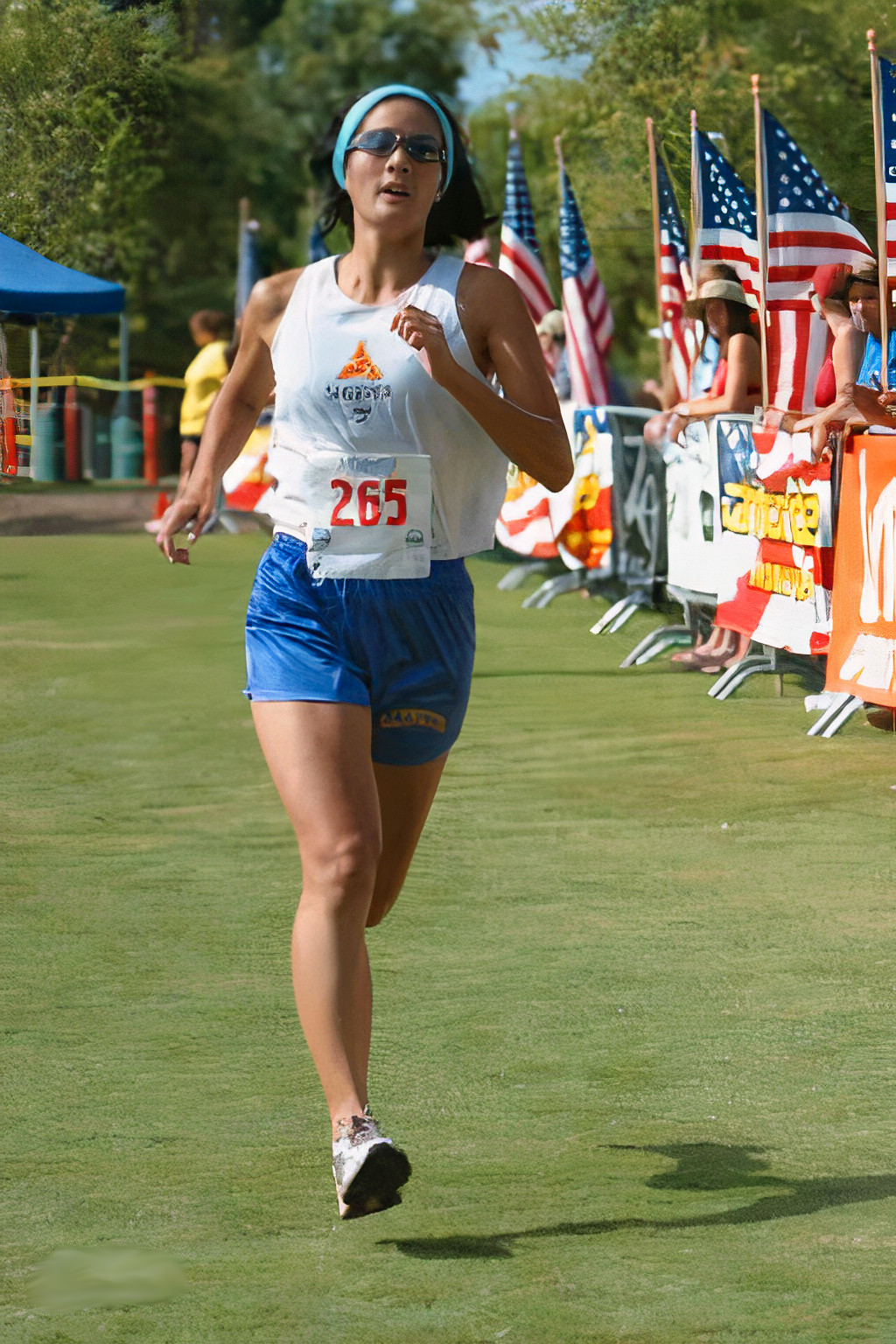 Chi-An Emhoff running